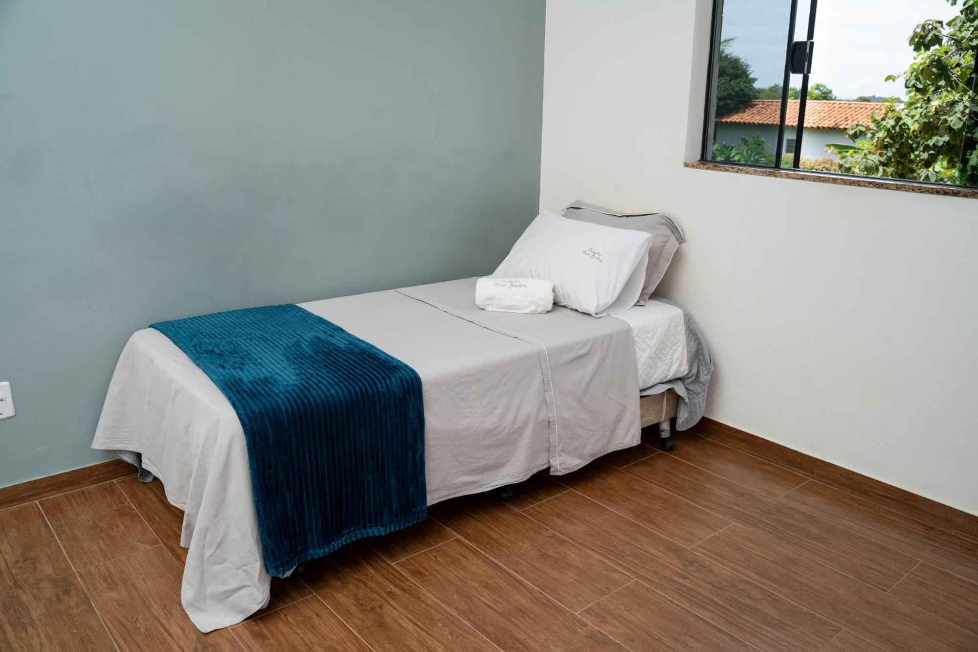 Casa Com Piscina Vista Para Lago, 03 Quartos Confortaveis กาปีตอลิโอ ภายนอก รูปภาพ