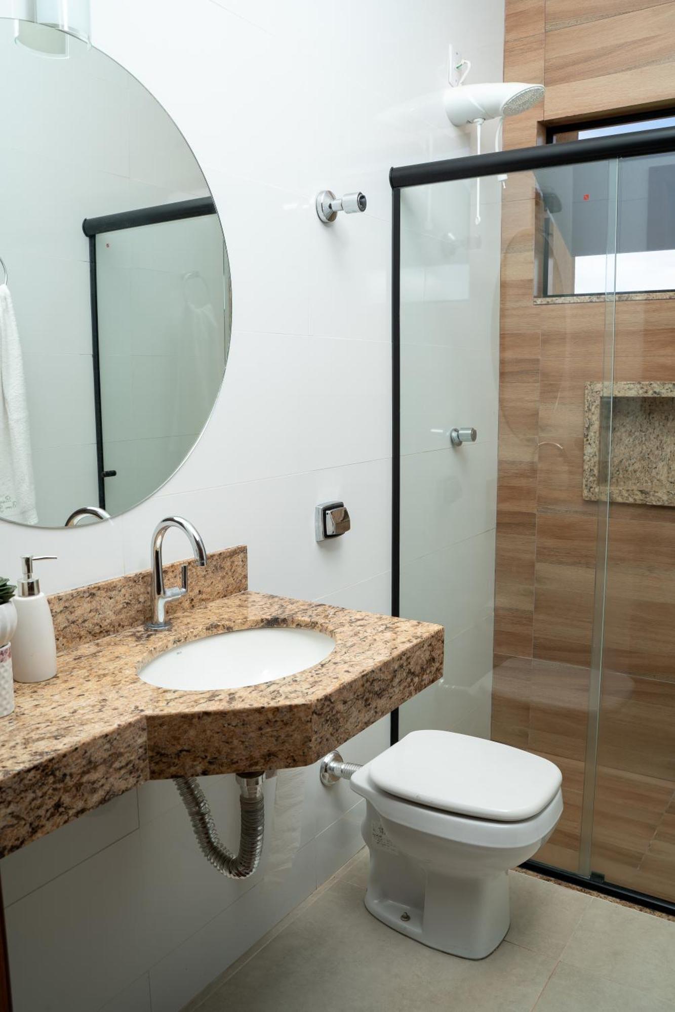Casa Com Piscina Vista Para Lago, 03 Quartos Confortaveis กาปีตอลิโอ ภายนอก รูปภาพ